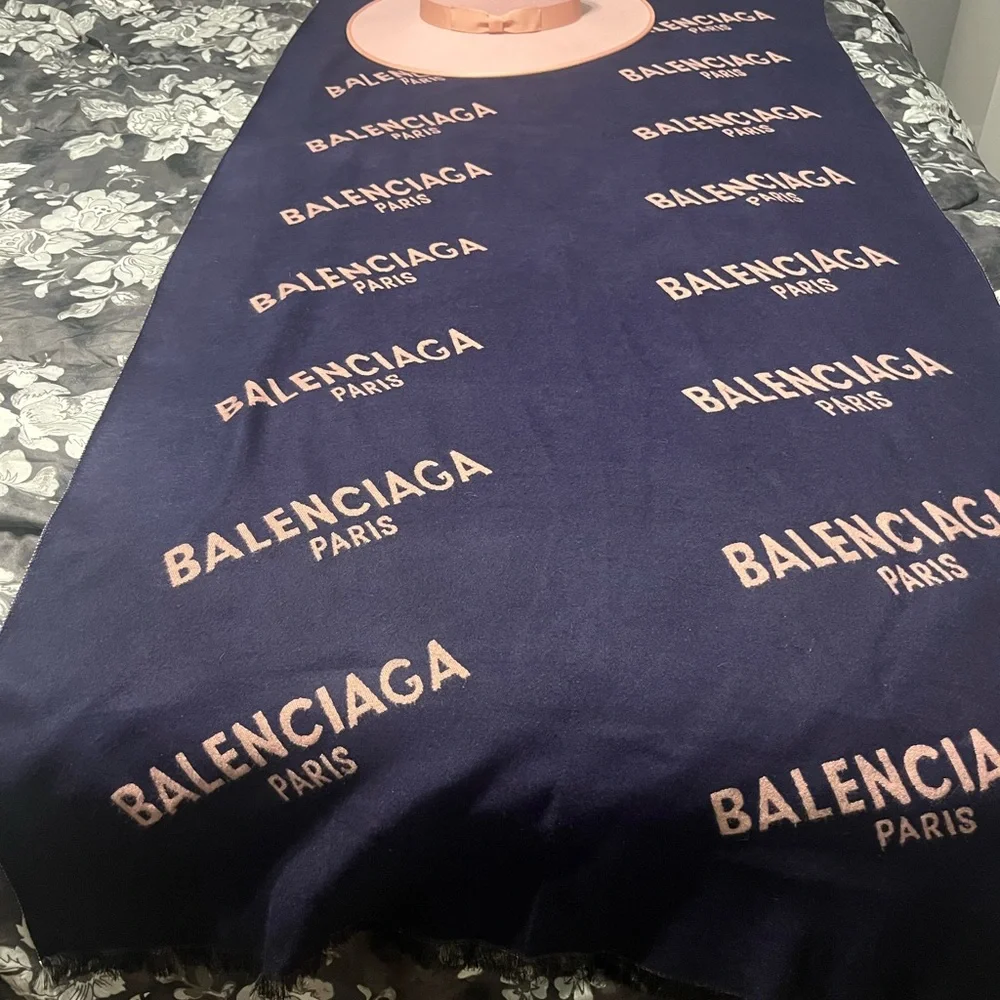🔥Balenciaga Pink and Navy LOGO Scarf‼️ - Picture 3 of 9
